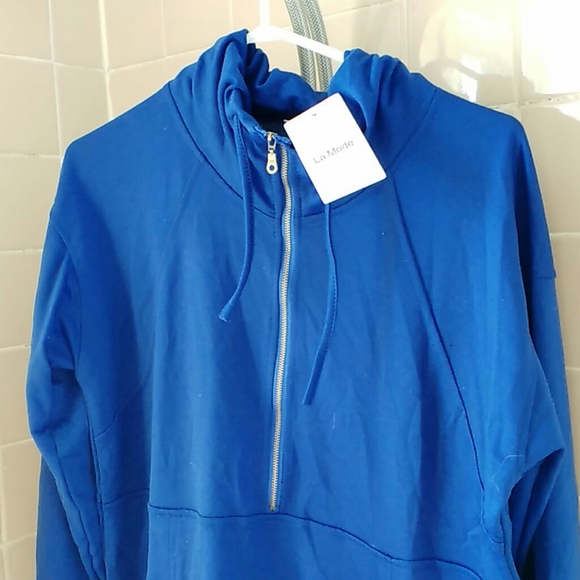 NWT Beautiful Blue Hood-less Hoodie - Picture 2 of 3